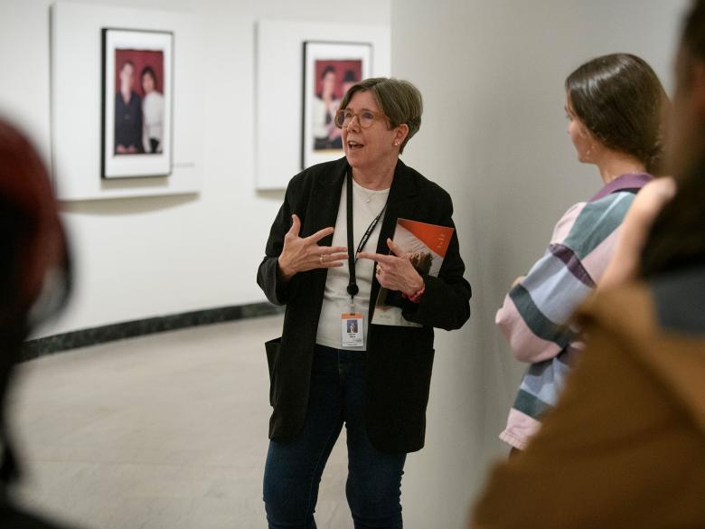 An MFA curator gives a tour in the hemicycle. 